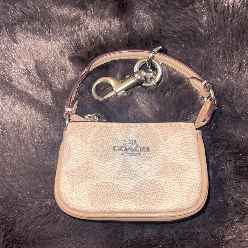 👝 COACH Beige Mini Keychain Pouch/ coin purse